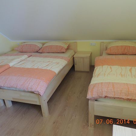 צרקליה נה גורניסקם Guest House Pr Ambruzarju & Apartments מראה חיצוני תמונה