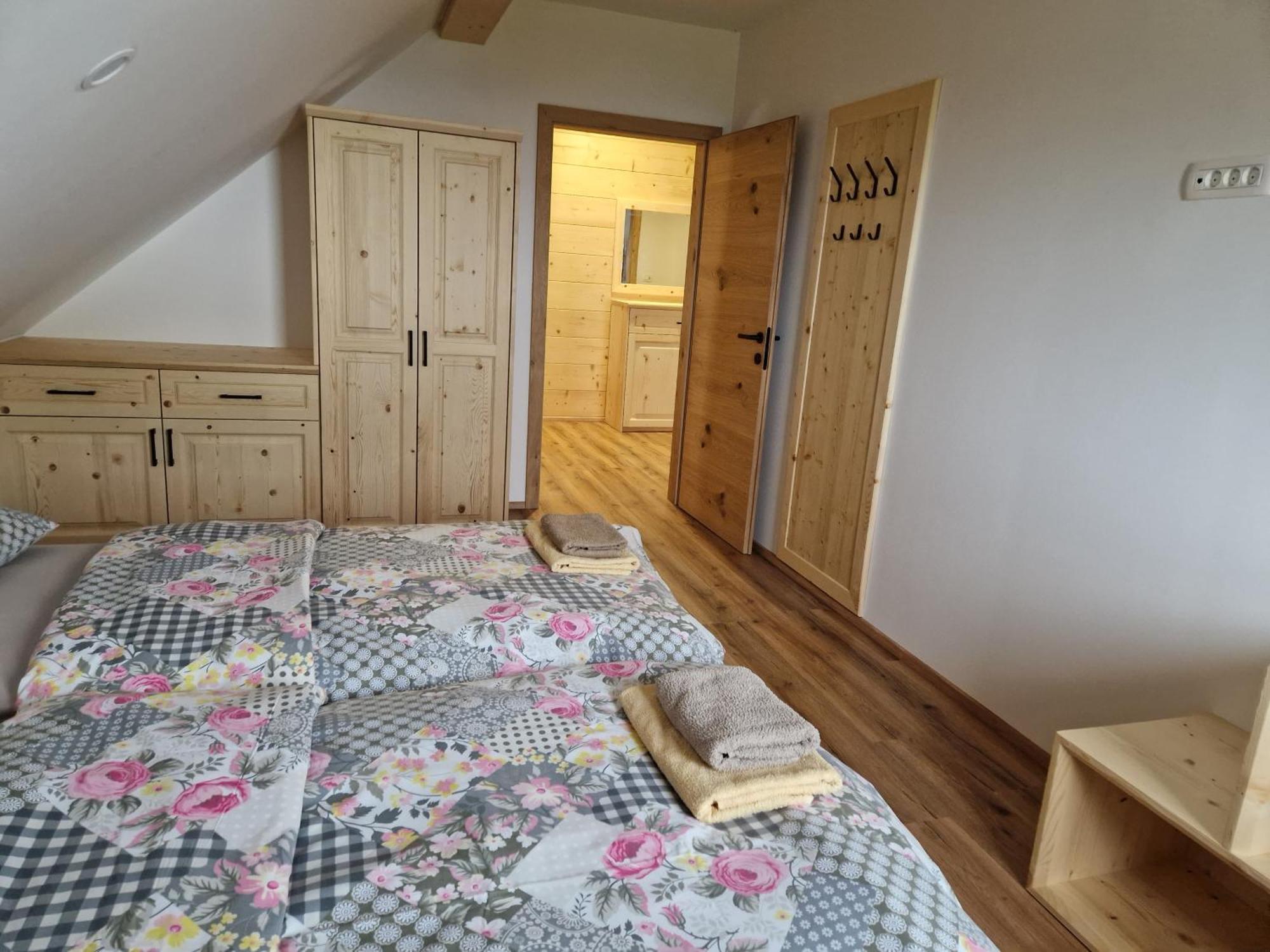 צרקליה נה גורניסקם Guest House Pr Ambruzarju & Apartments חדר תמונה