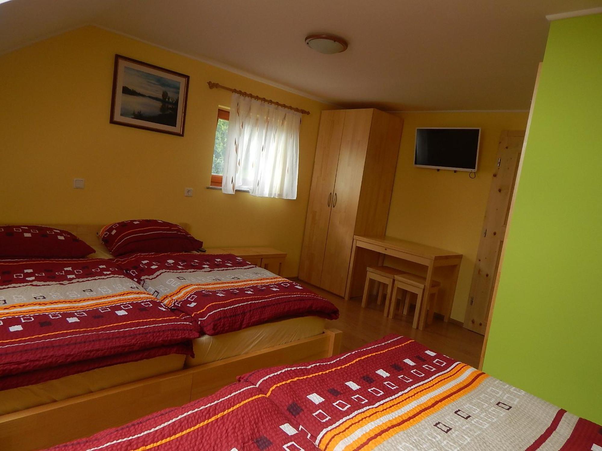 צרקליה נה גורניסקם Guest House Pr Ambruzarju & Apartments חדר תמונה