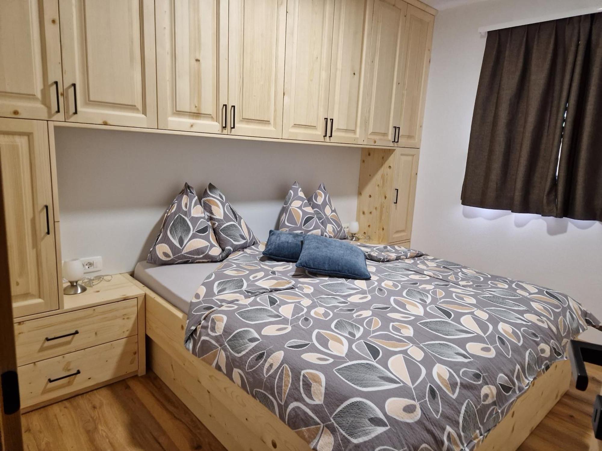 צרקליה נה גורניסקם Guest House Pr Ambruzarju & Apartments חדר תמונה