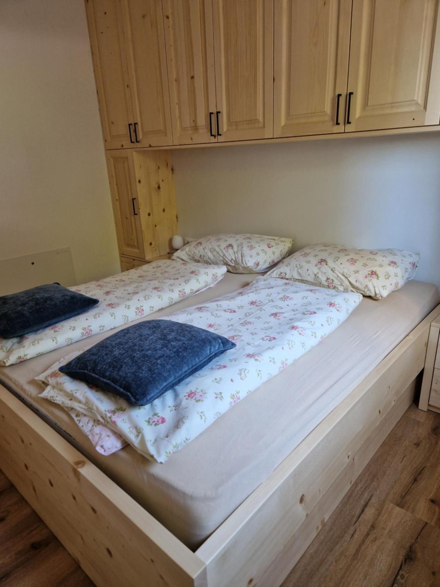 צרקליה נה גורניסקם Guest House Pr Ambruzarju & Apartments חדר תמונה